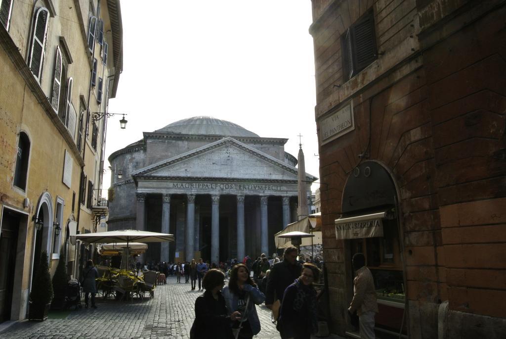 Pantheon Domus Valentino Apartment Рим Екстериор снимка